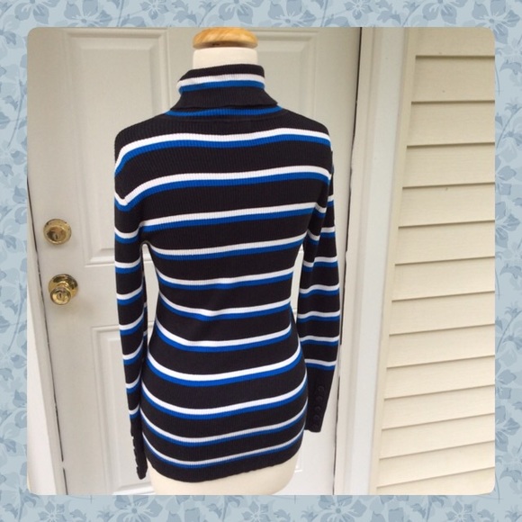 Classic Lands End Turtle neck will button cuffs - Picture 2 of 4